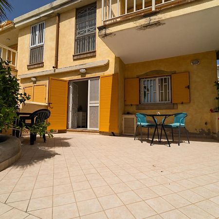 Lovely Beach Front Apartment In Santa Maria Eksteriør billede